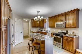301 Russell Ln in Long Lake, MN - Building Photo - Building Photo