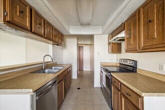 16610 Quail Park Dr in Missouri City, TX - Building Photo - Building Photo