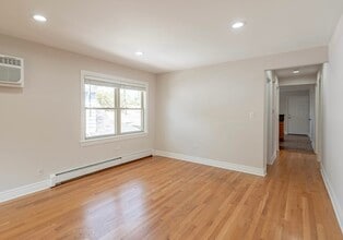 2207 N 74th Ct, Unit 2 in Elmwood Park, IL - Building Photo - Building Photo