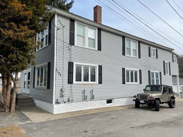 property at 1132 W Boylston St