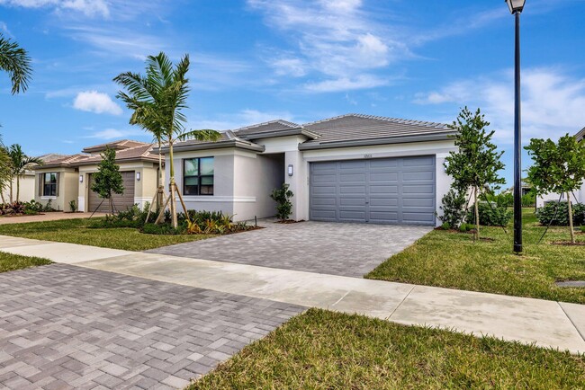 12611 SW Manatee Marsh Ter in Port St. Lucie, FL - Building Photo - Building Photo