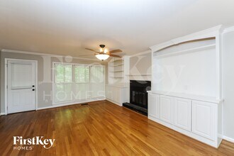 6713 Thornwood Ct in Flowery Branch, GA - Building Photo - Building Photo