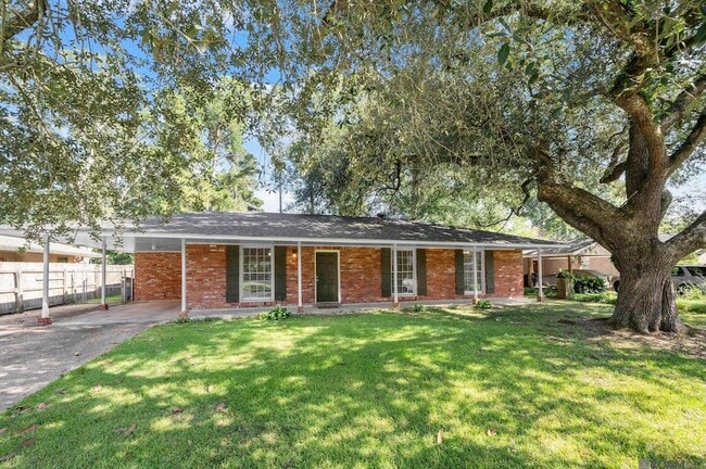 property at 640 Maxine Dr