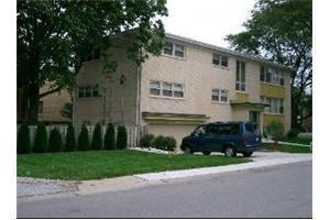 3356 W Columbia Ave in Lincolnwood, IL - Building Photo - Building Photo