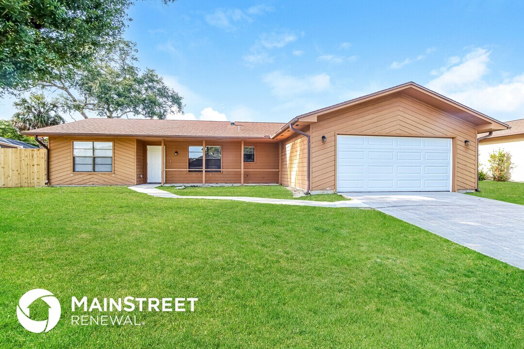 1711 Barker St NE in Palm Bay, FL - Building Photo