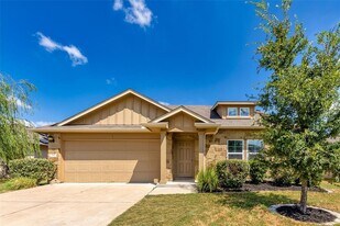 710 Mitchell Dr in Hutto, TX - Building Photo