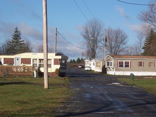 5661 W Lake Rd in Auburn, NY - Building Photo