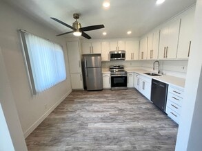 3359 Mentone Ave, Unit 6 in Los Angeles, CA - Building Photo - Building Photo