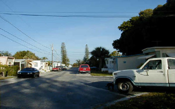 1960 N Congress Ave in West Palm Beach, FL - Building Photo - Building Photo