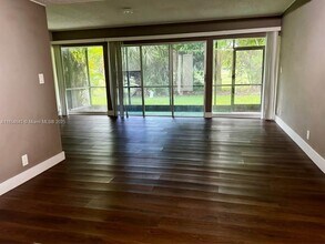 8105 Lagos De Campo Blvd in Tamarac, FL - Building Photo - Building Photo