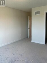 47 Bayardo Dr in Oshawa, ON - Building Photo - Building Photo