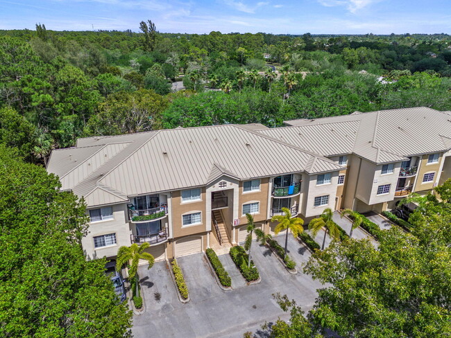 400 Crestwood Ct N in Royal Palm Beach, FL - Building Photo - Building Photo