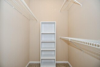 2832 S Bartell Dr in Houston, TX - Building Photo - Building Photo