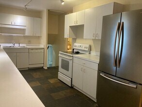 3825 Elmhurst Pl in Boulder, CO - Building Photo - Building Photo