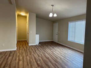 8278 24th St in White City, OR - Building Photo - Building Photo