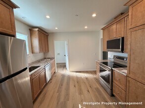 1346 Skillman Ln in Petaluma, CA - Building Photo - Building Photo