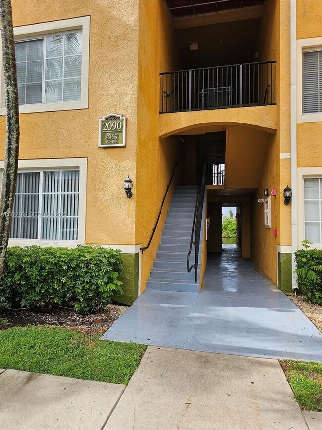 2090 W Preserve Way in Miramar, FL - Building Photo - Building Photo