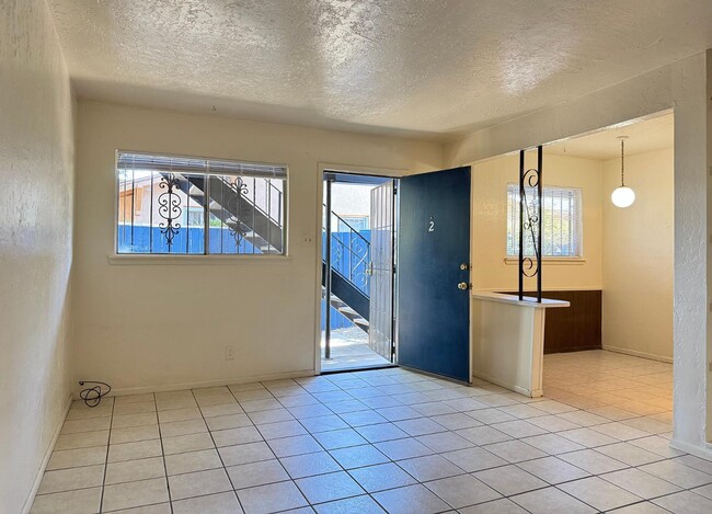 206 Princeton Dr SE in Albuquerque, NM - Building Photo - Building Photo