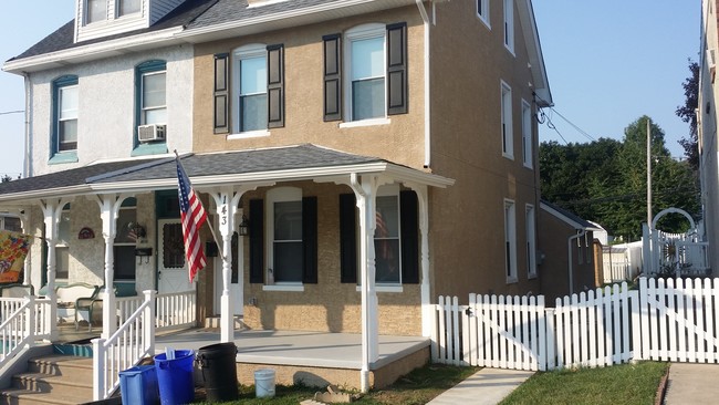 property at 143 E 9th Ave