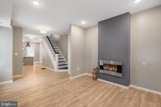 945 Ashburton St in Baltimore, MD - Building Photo - Building Photo