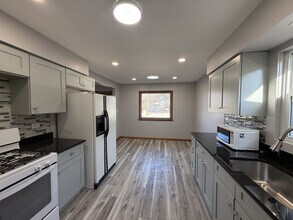 7504 Latrobe Ave in Burbank, IL - Building Photo - Building Photo