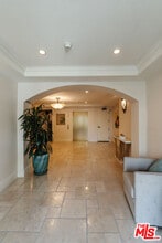 1835 Pandora Ave in Los Angeles, CA - Building Photo - Building Photo