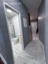 37 Altonwood Pl in Yonkers, NY - Building Photo