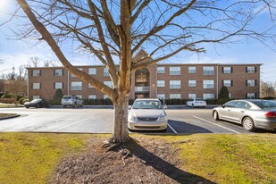 Wendover Ridge in Greensboro, NC - Building Photo - Building Photo