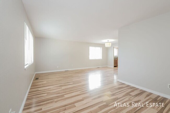 16571 E Asbury Pl in Aurora, CO - Building Photo - Building Photo