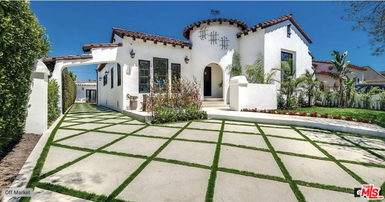 132 S Kilkea Dr in Los Angeles, CA - Building Photo