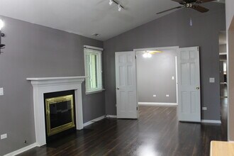 356 Bloomfield Ln in Glen Ellyn, IL - Building Photo - Building Photo