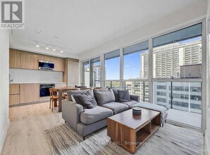 120 Broadway Ave in Toronto, ON - Building Photo - Building Photo