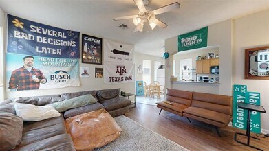 2933 McLaren Dr in College Station, TX - Building Photo - Building Photo