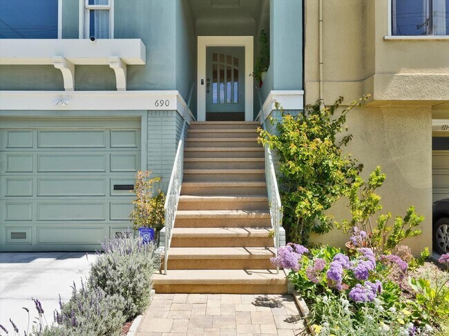 690 12th Ave in San Francisco, CA - Building Photo - Building Photo