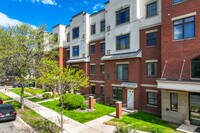 Mill Trace Condominiums in Minneapolis, MN - Foto de edificio - Building Photo