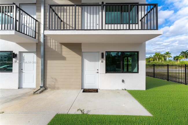 155 NW 160th St in Miami, FL - Building Photo - Building Photo