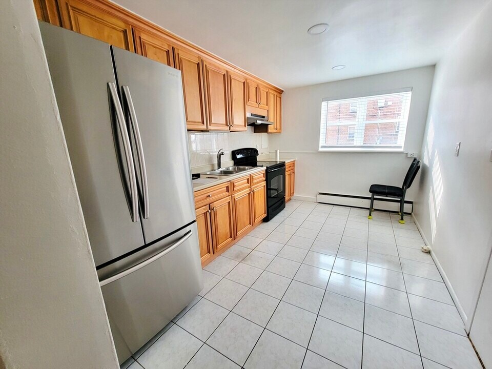 51 Colborne Rd in Boston, MA - Building Photo