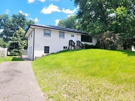 5641 4th St NE in Fridley, MN - Building Photo