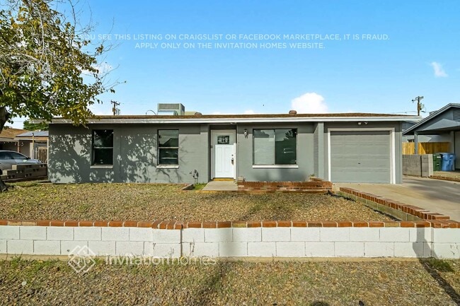 property at 2128 W Hartford Ave