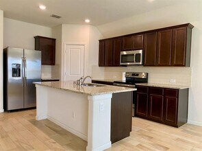 122 Rain Cloud Drive in Waxahachie, TX - Building Photo - Building Photo