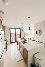 400 W Broadway in Boston, MA - Building Photo - Building Photo