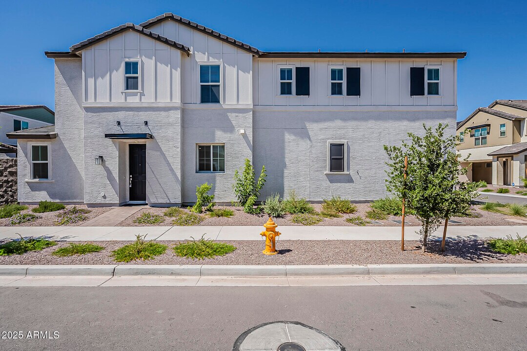 2434 W Rowel Rd in Phoenix, AZ - Building Photo