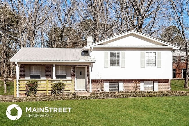 property at 2002 Tallwoods Ln