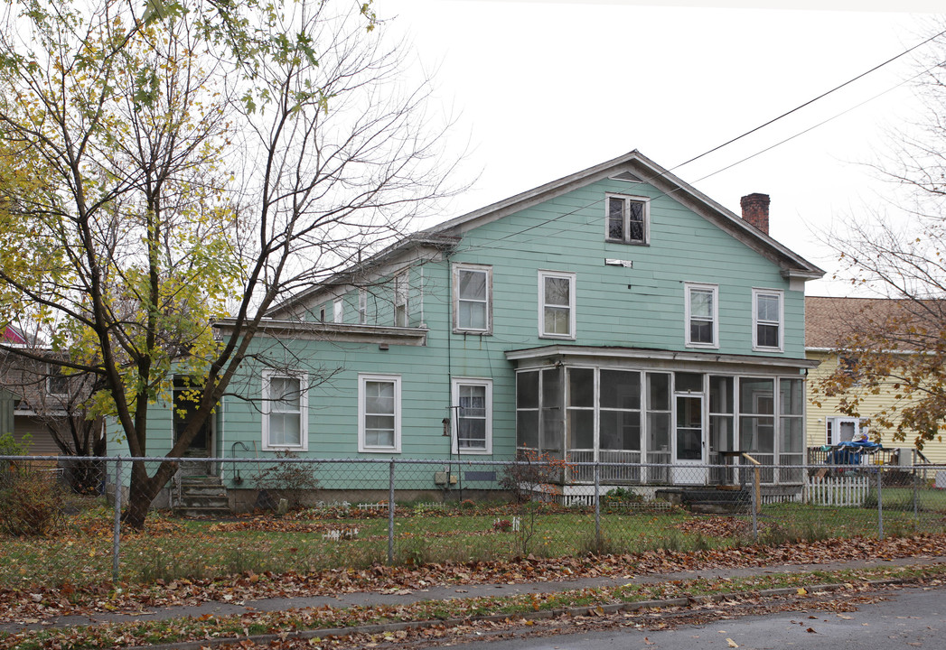 8 Malden St in Nassau, NY - Building Photo