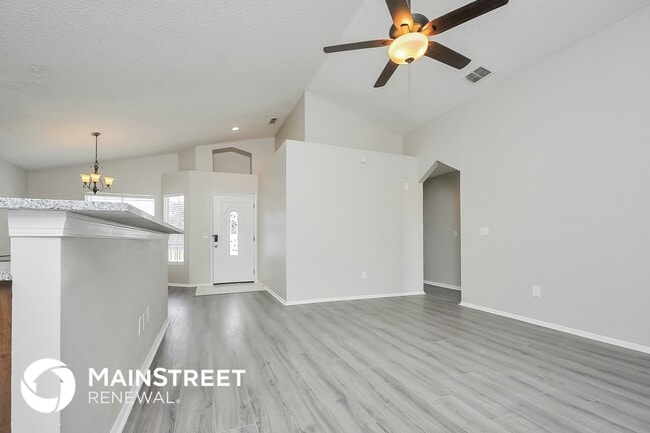 3217 Thackeray Wy in Plant City, FL - Building Photo - Building Photo