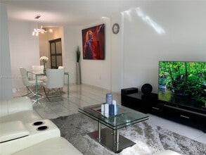 1130 11th St in Miami Beach, FL - Building Photo - Building Photo
