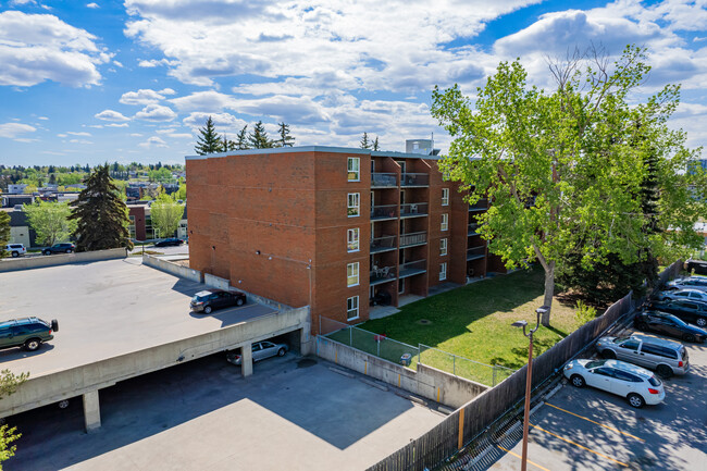 Claire in Calgary, AB - Building Photo - Building Photo