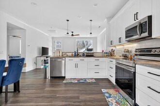 100 Plum Ct in Westminster, SC - Building Photo - Building Photo