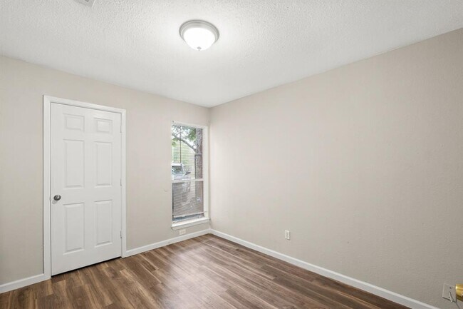 5522 Lyden Ridge Dr photo'