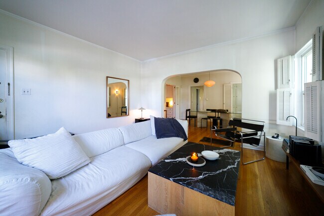 1732 Mariposa Ave in Los Angeles, CA - Building Photo - Building Photo